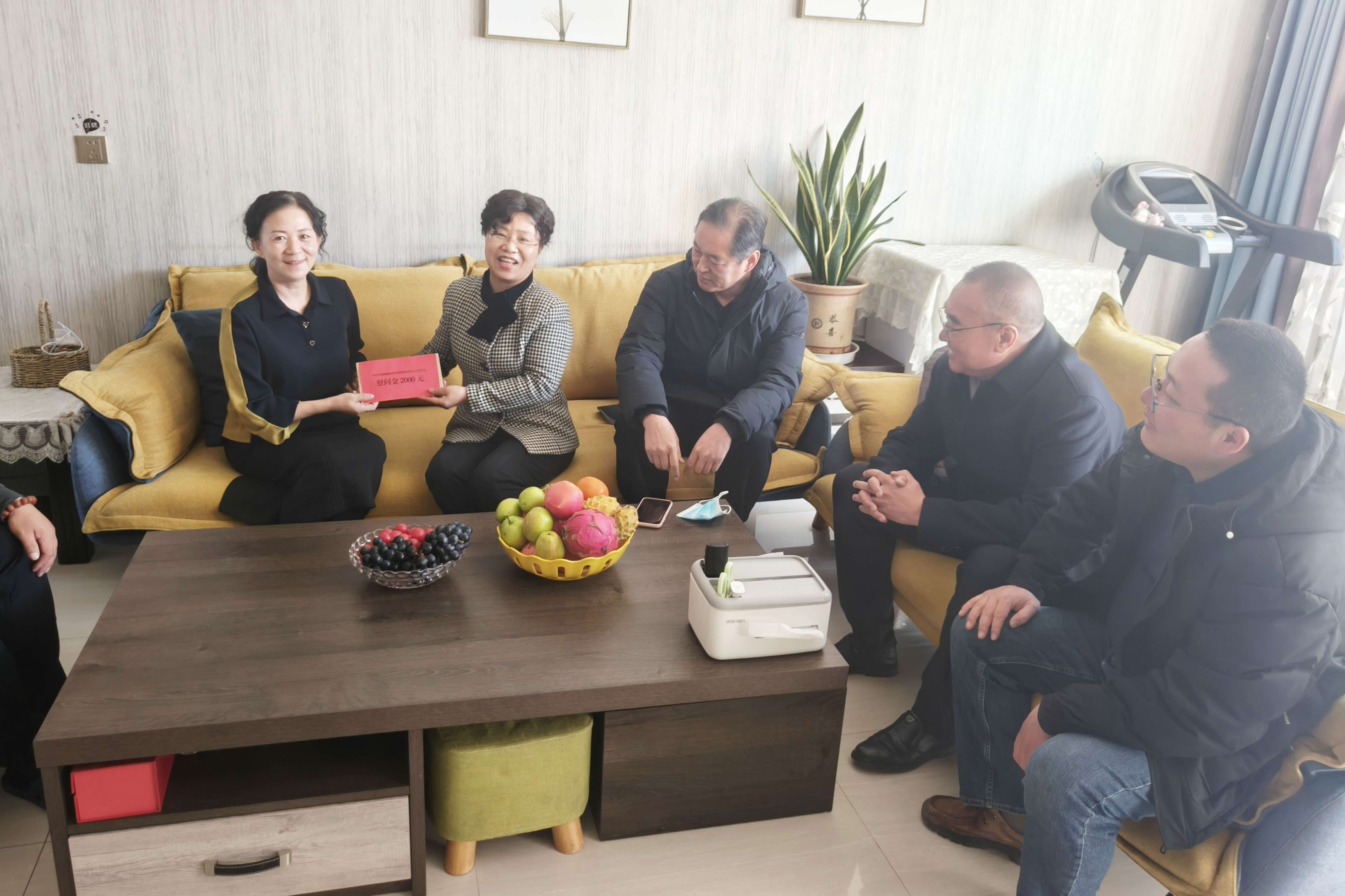 慰問退休黨員1.jpg